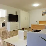 Villa Stone House Premantura